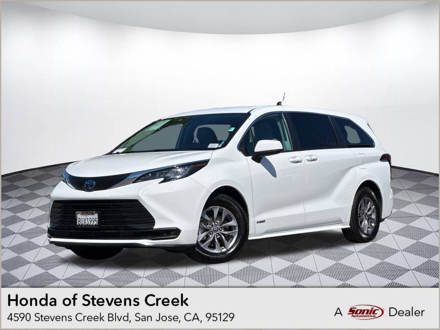 2021 Toyota Sienna LE — Minivan — 111,889 mi — Santa Clara, CA