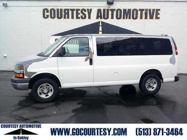 2009 Chevrolet Express Passenger Base — Passenger Van — 69,133 mi — Cincinnati, OH