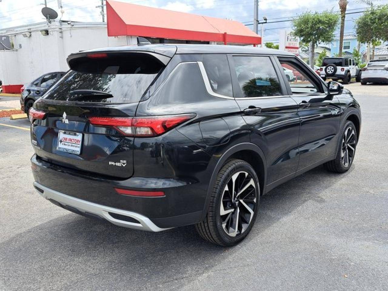 2023 Mitsubishi Outlander Plug-In Hybrid SE — SUV — 52,690 mi — Lake Worth, FL
