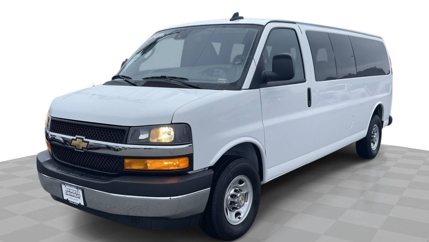 2024 Chevrolet Express Passenger LT — Passenger Van — 5,476 mi — Lebanon, MO