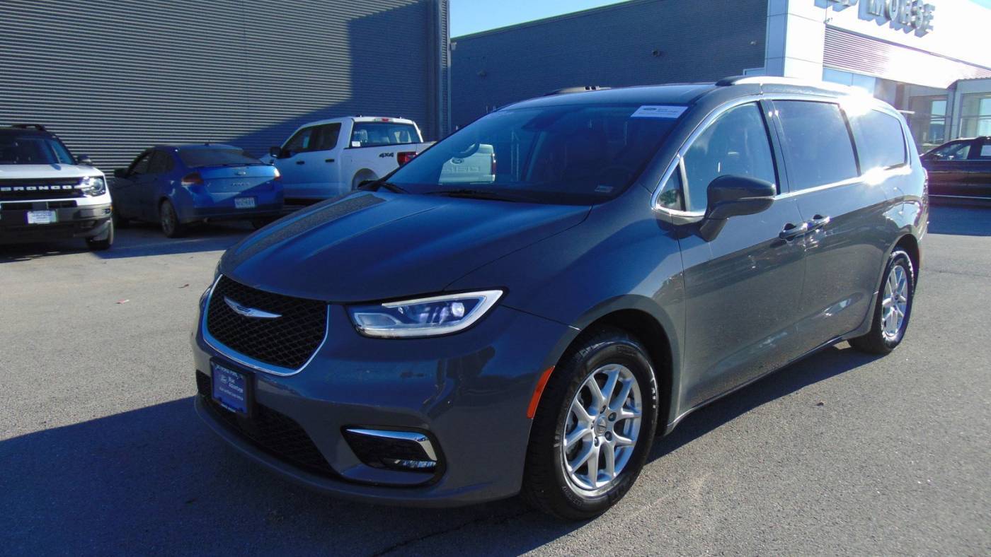2022 Chrysler Pacifica Touring L — Minivan — 85,537 mi — Lebanon, MO