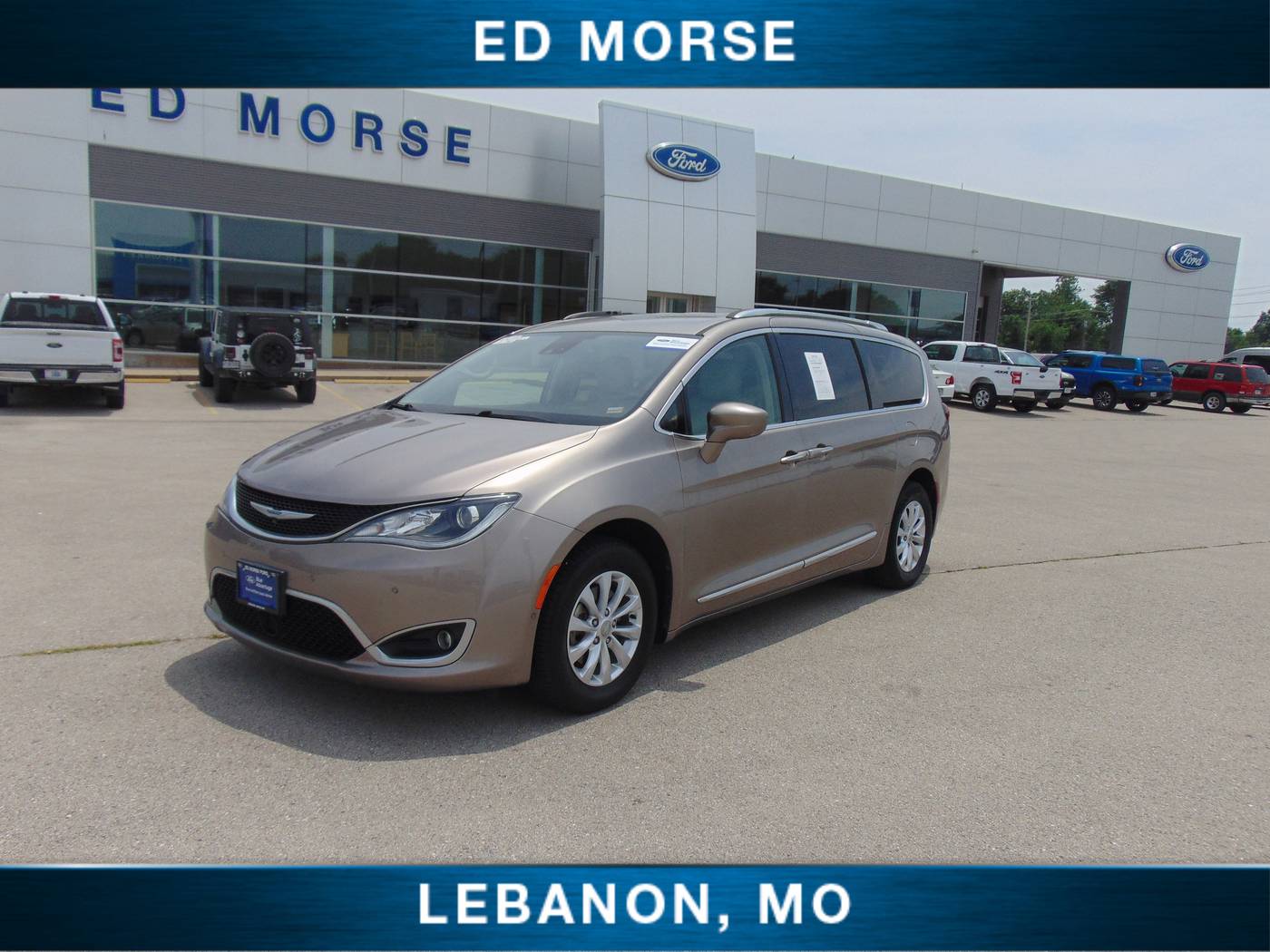 2018 Chrysler Pacifica Touring L — Minivan — 90,833 mi — Lebanon, MO