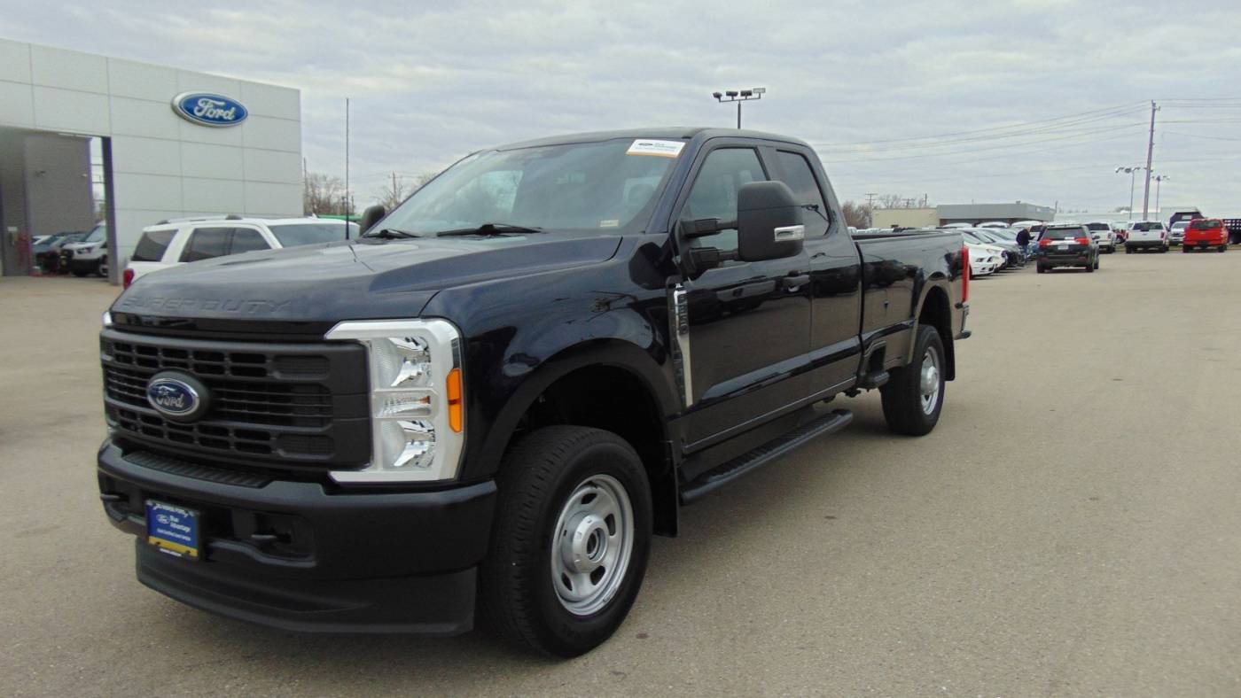 2023 Ford Super Duty F-350 XL — Pickup Truck — 16,876 mi — Lebanon, MO