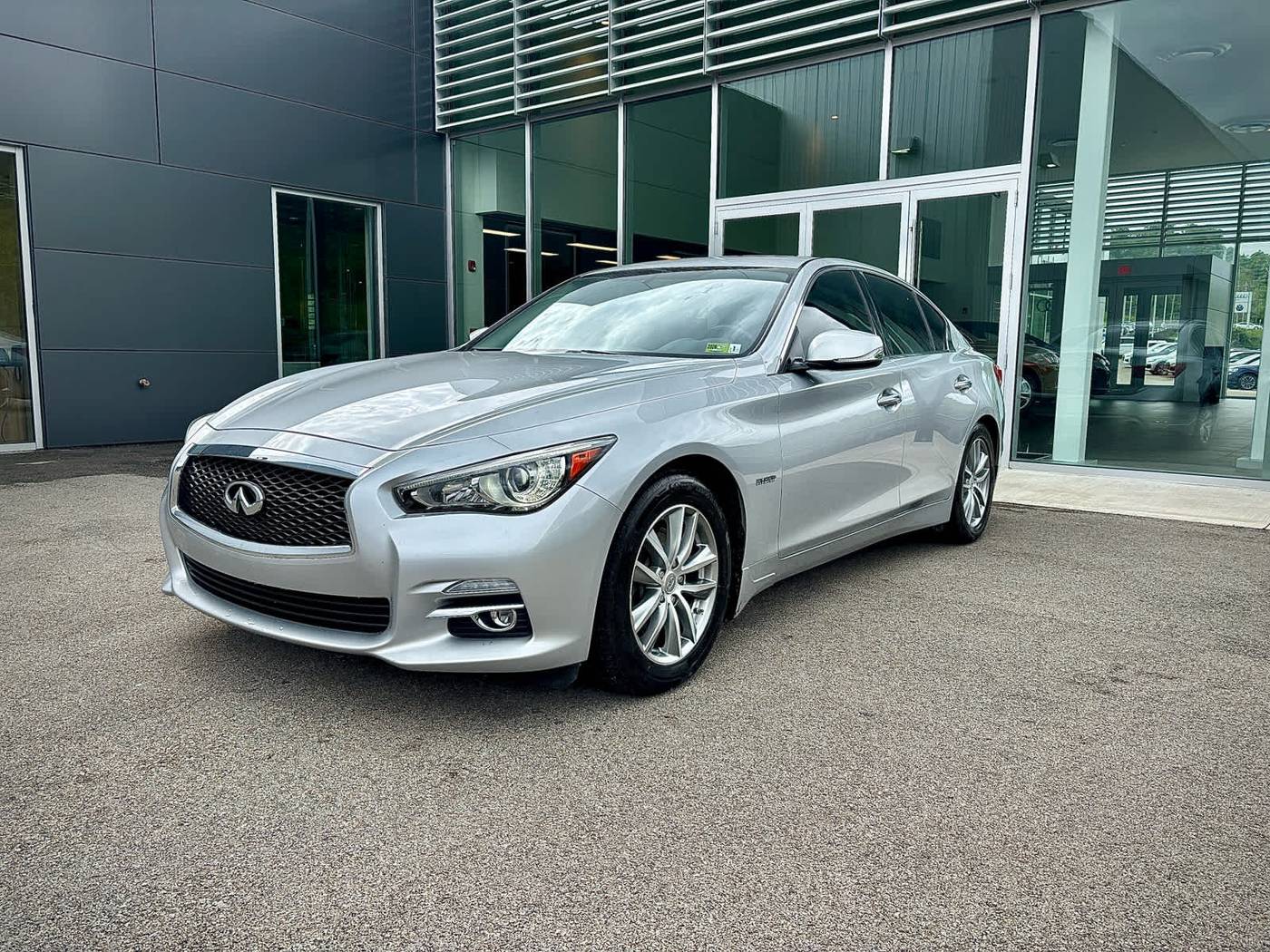 2015 INFINITI Q50 Hybrid Premium — Sedan — 47,073 mi — Bridgeport, WV