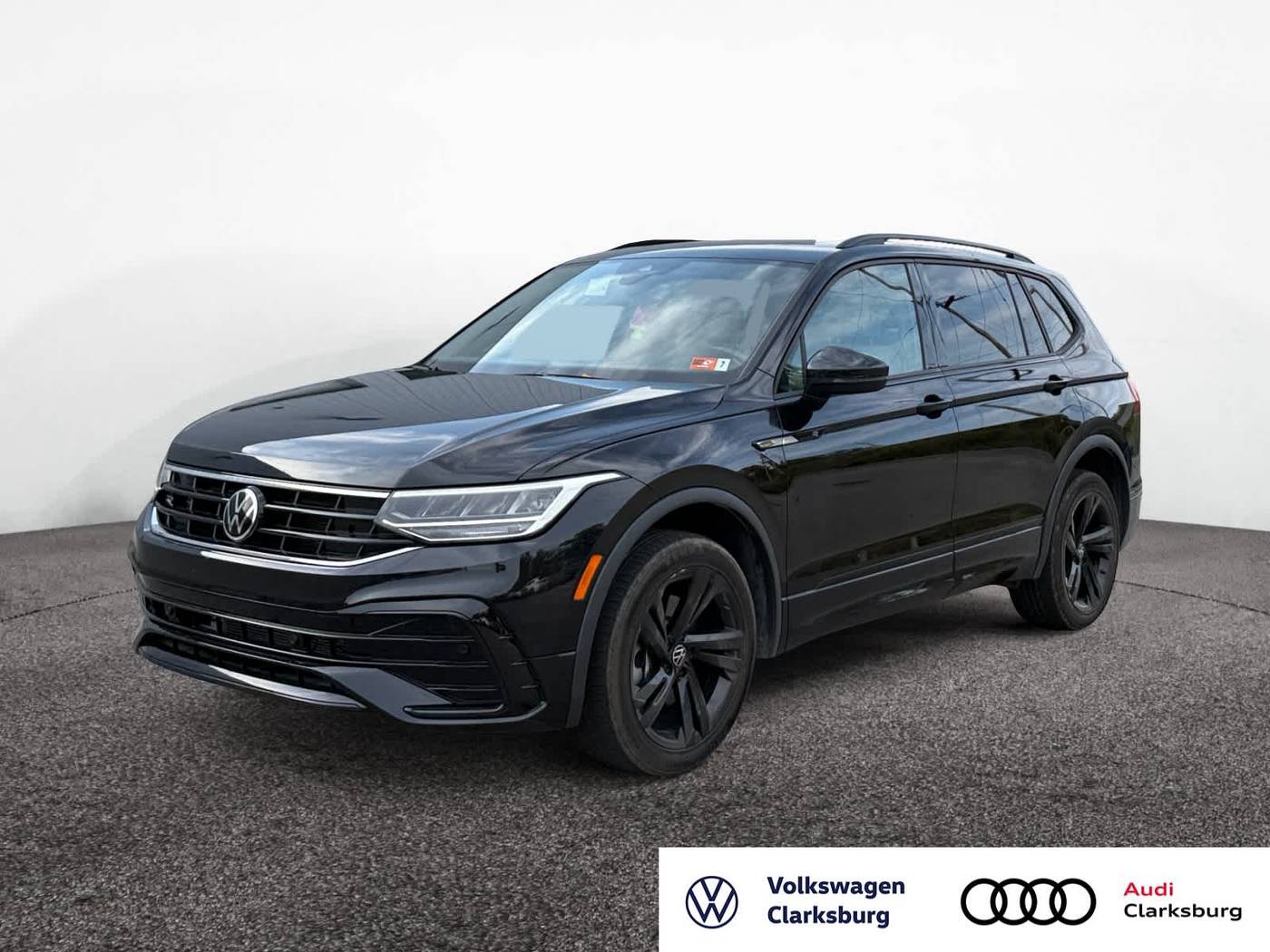 2023 Volkswagen Tiguan SE R-Line Black — SUV — 28,110 mi — Bridgeport, WV