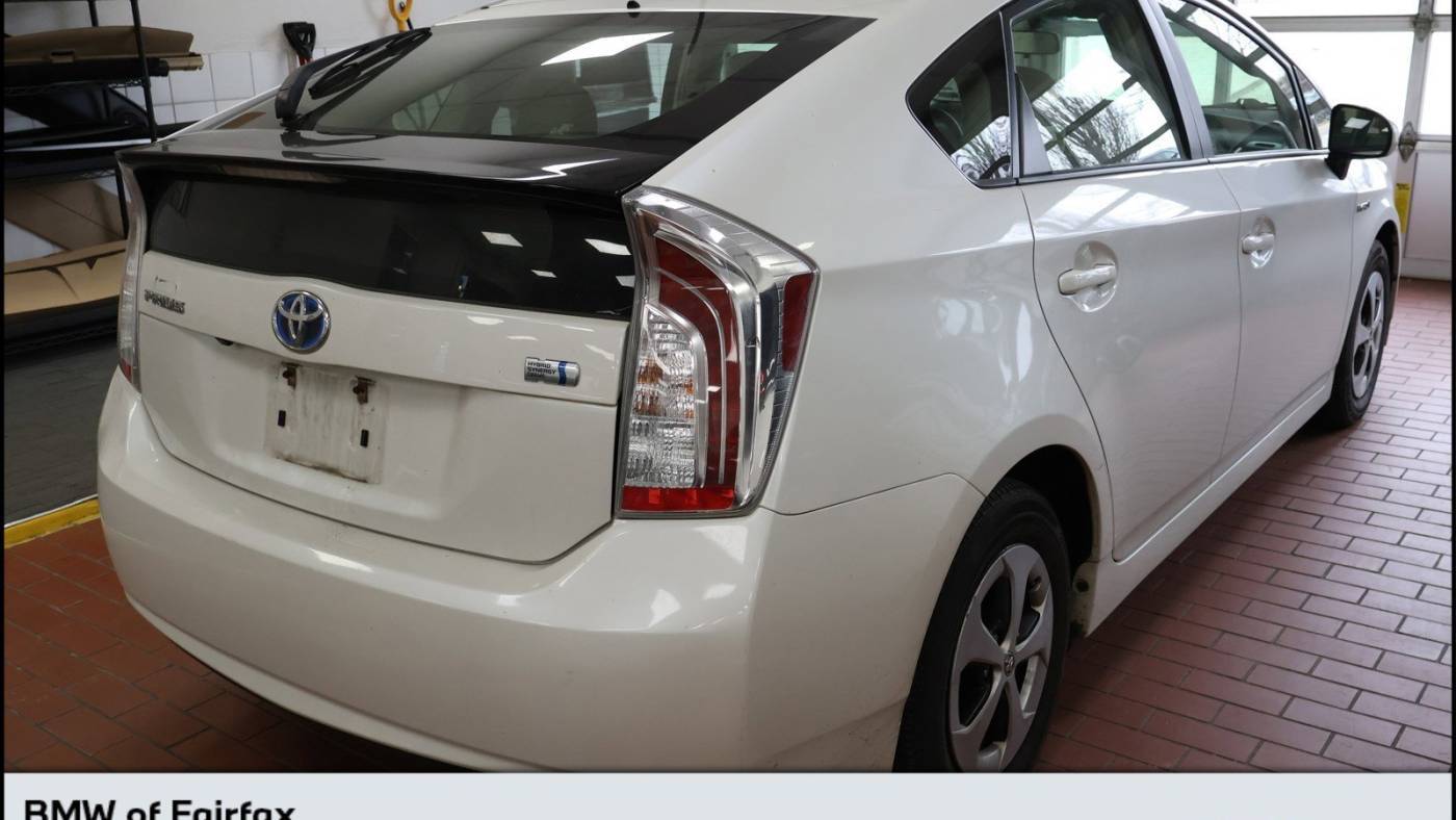 2015 Toyota Prius Four — Hatchback — 114,378 mi — Fairfax, VA