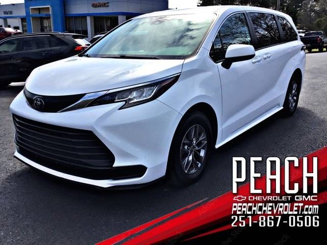 2023 Toyota Sienna LE — Minivan — 89,912 mi — Brewton, AL
