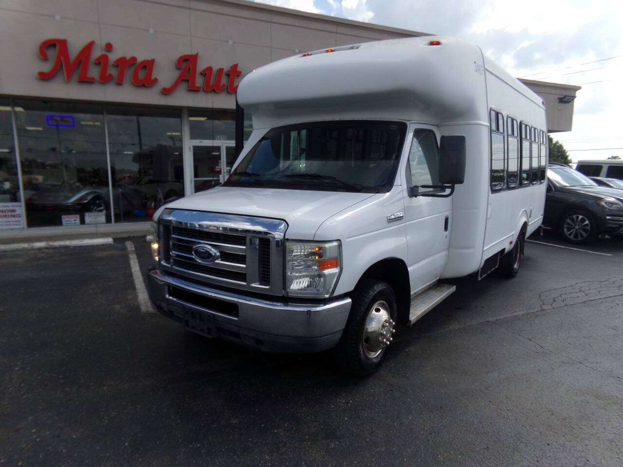 2011 Ford Econoline Commercial Cutaway E-350
