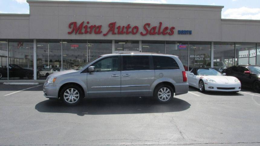 2015 Chrysler Town & Country Touring — Minivan — 112,786 mi — Dayton, OH