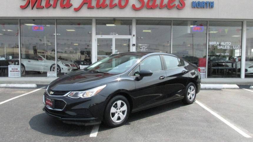 2017 Chevrolet Cruze LS — Sedan — 49,751 mi — Dayton, OH