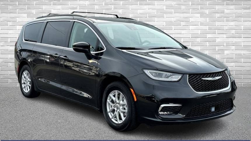 2022 Chrysler Pacifica Touring L — Minivan — 70,038 mi — Fairfax, VA