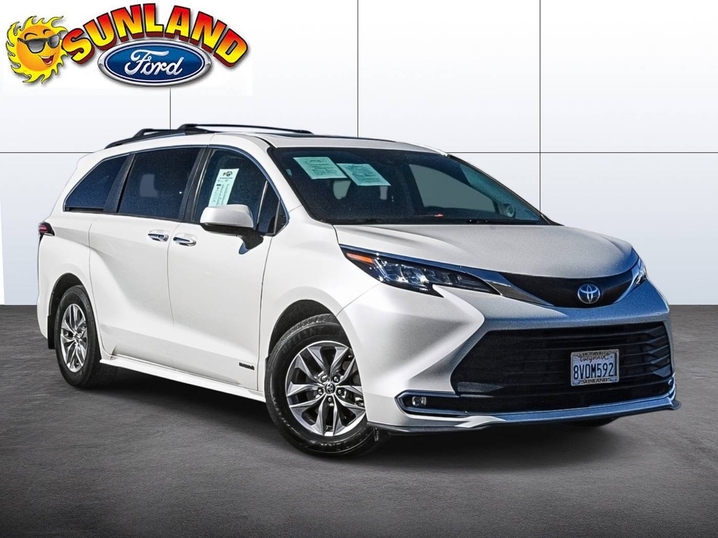2021 Toyota Sienna XLE — Minivan — 83,284 mi — Victorville, CA