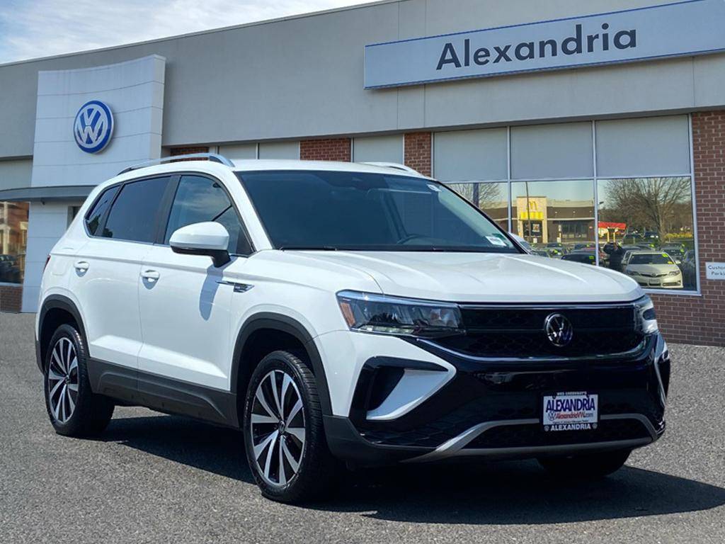 2023 Volkswagen Taos SE — SUV — 21,615 mi — Alexandria, VA