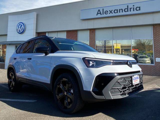 2025 Volkswagen Taos SE Black — SUV — 4,554 mi — Alexandria, VA