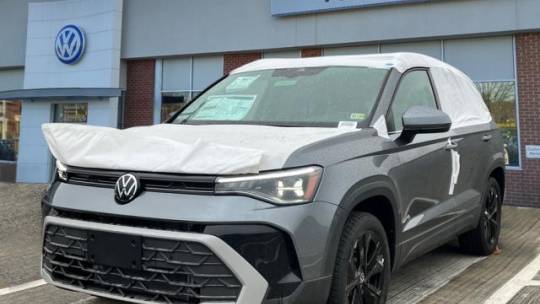 2025 Volkswagen Taos SE — SUV — 6,153 mi — Alexandria, VA