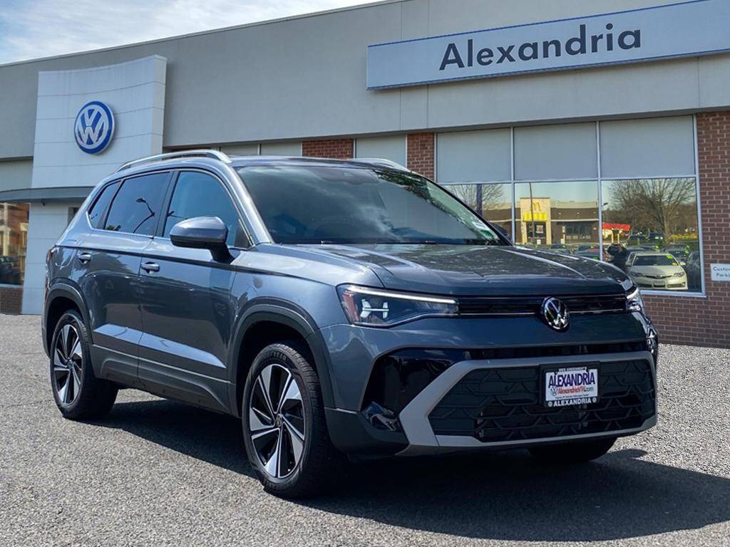 2025 Volkswagen Taos SE — SUV — 6,599 mi — Alexandria, VA