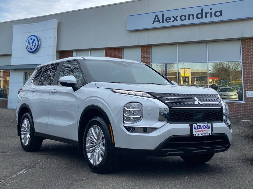 2022 Mitsubishi Outlander ES — SUV — 33,485 mi — Alexandria, VA