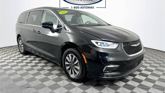 2024 Chrysler Pacifica Hybrid Select — Minivan — 5,170 mi — Framingham, MA