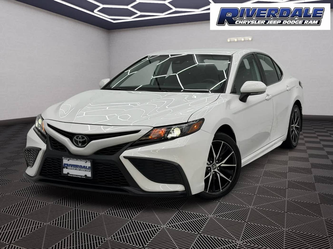 2024 Toyota Camry SE — Sedan — 23,830 mi — Bronx, NY
