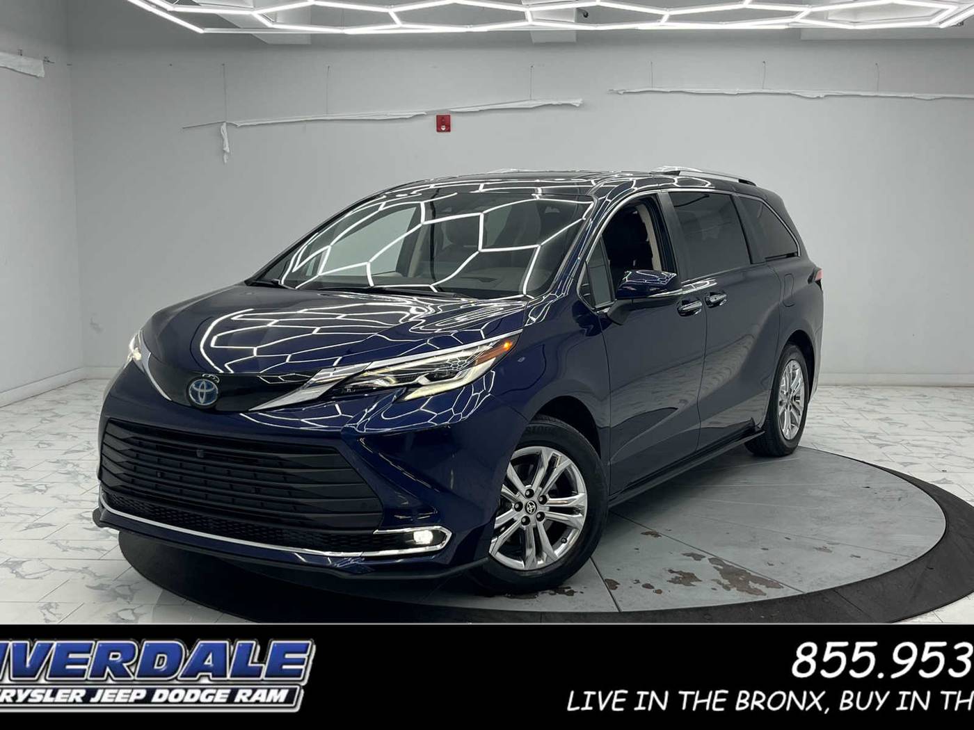 2022 Toyota Sienna Platinum — Minivan — 60,002 mi — Bronx, NY