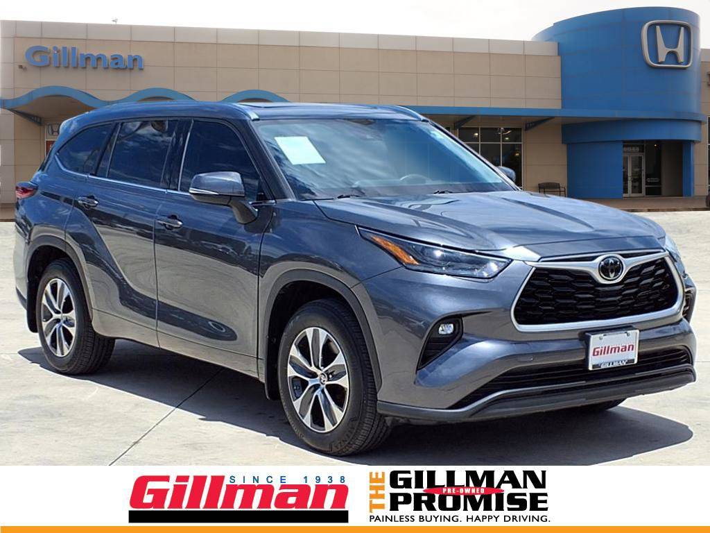 2021 Toyota Highlander XLE — SUV — 21,670 mi — Selma, TX