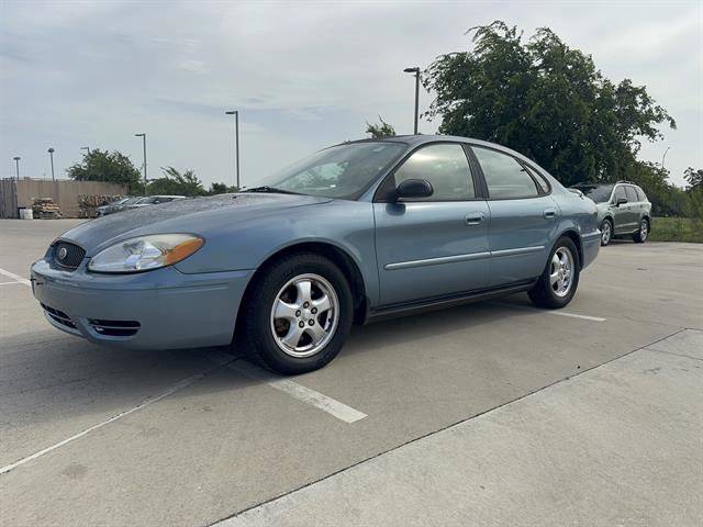 2005 Ford Taurus SE — Sedan — 121,013 mi — Selma, TX