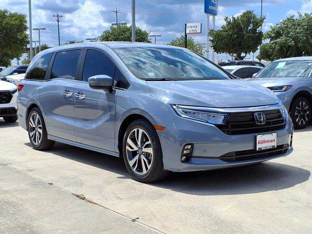 2023 Honda Odyssey Touring — Minivan — 28,633 mi — Selma, TX
