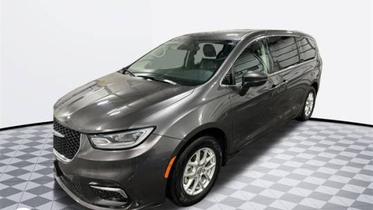 2023 Chrysler Pacifica Touring L — Minivan — 63,567 mi — Westminster, MD