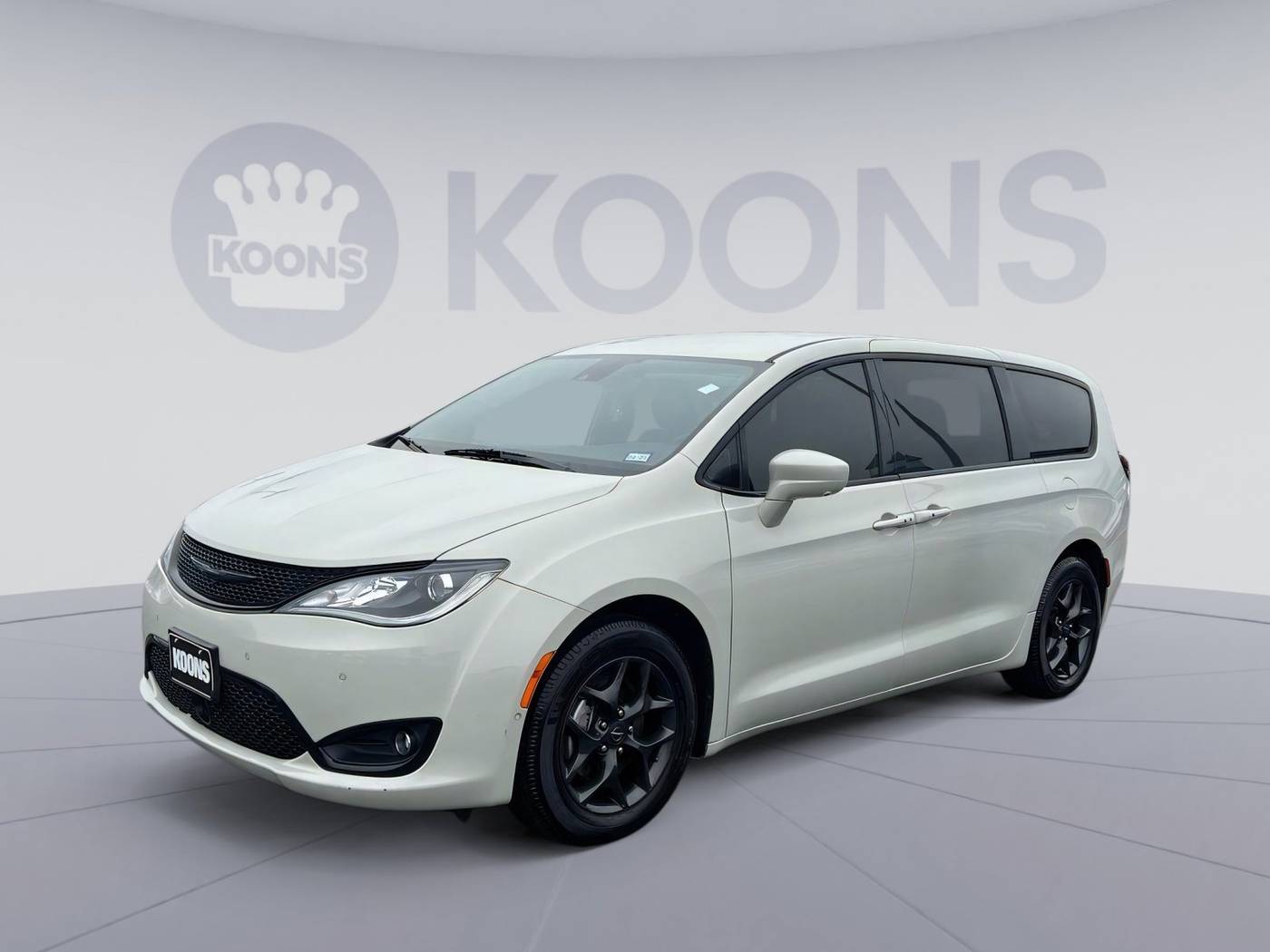 2020 Chrysler Pacifica Touring — Minivan — 81,590 mi — Sterling, VA