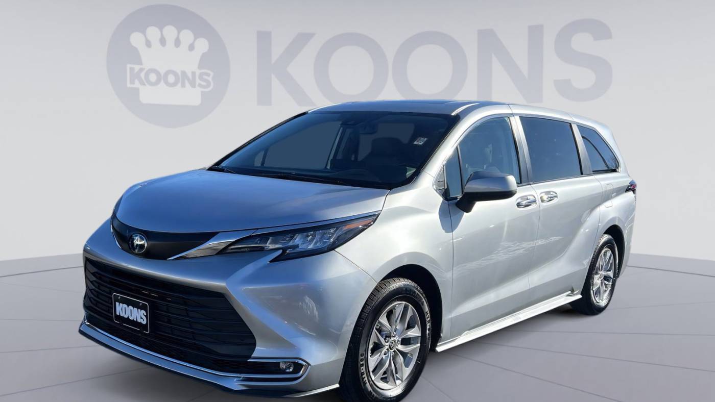 2022 Toyota Sienna XLE — Minivan — 51,736 mi — Sterling, VA