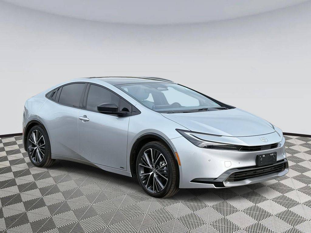 2025 Toyota Prius Limited — Hatchback — 5,285 mi — Chantilly, VA