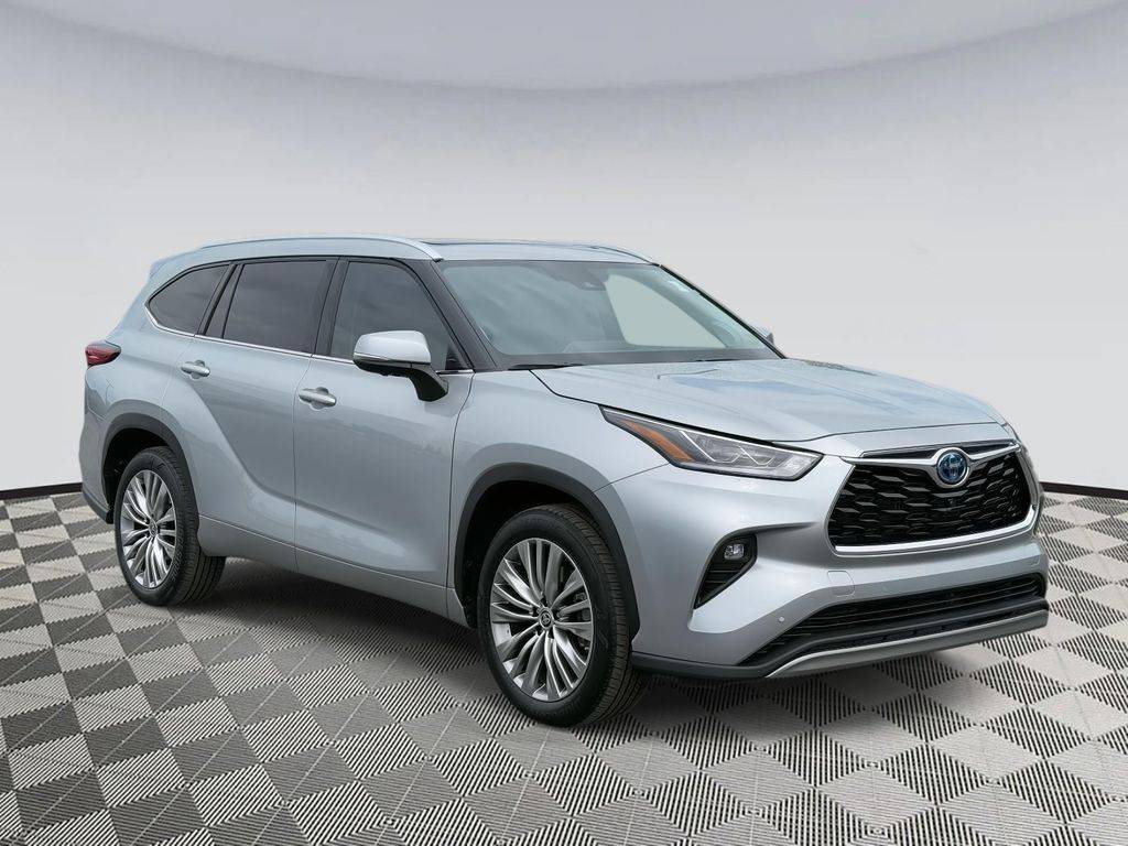 2023 Toyota Highlander Hybrid Platinum — SUV — 18,213 mi — Chantilly, VA