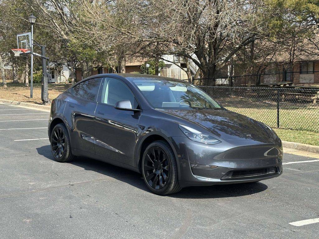 2024 Tesla Model Y Long Range — SUV — 5,888 mi — Chantilly, VA
