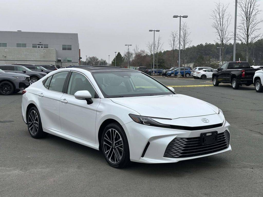 2025 Toyota Camry XLE — Sedan — 18,248 mi — Chantilly, VA