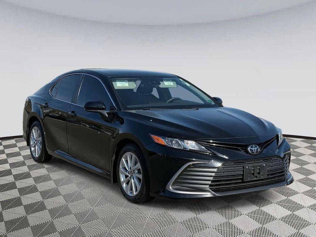 2022 Toyota Camry LE — Sedan — 74,611 mi — Chantilly, VA