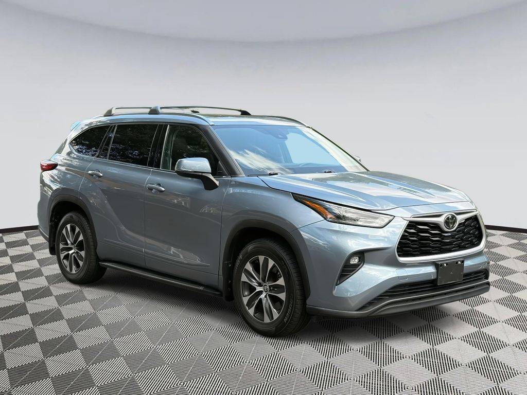 2021 Toyota Highlander XLE — SUV — 43,496 mi — Chantilly, VA