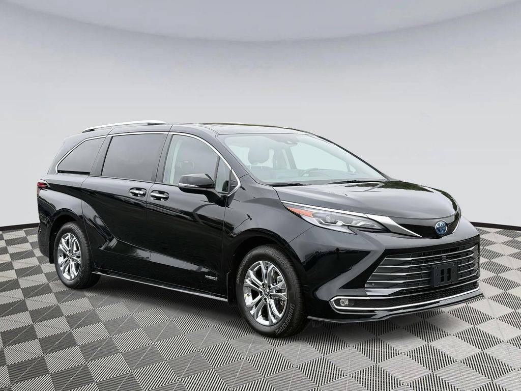 2021 Toyota Sienna Platinum — Minivan — 23,944 mi — Chantilly, VA