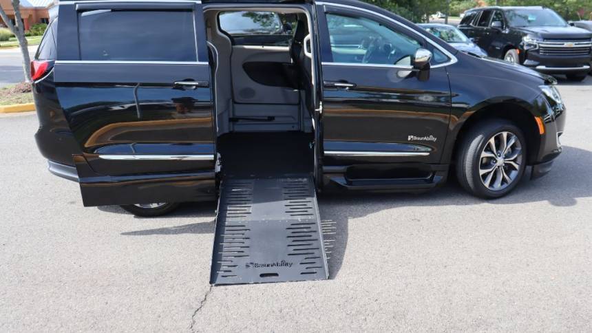 2018 Chrysler Pacifica Limited — Minivan — 37,513 mi — Chantilly, VA