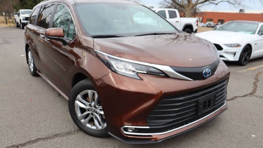 2023 Toyota Sienna XLE — Minivan — 15,991 mi — Chantilly, VA