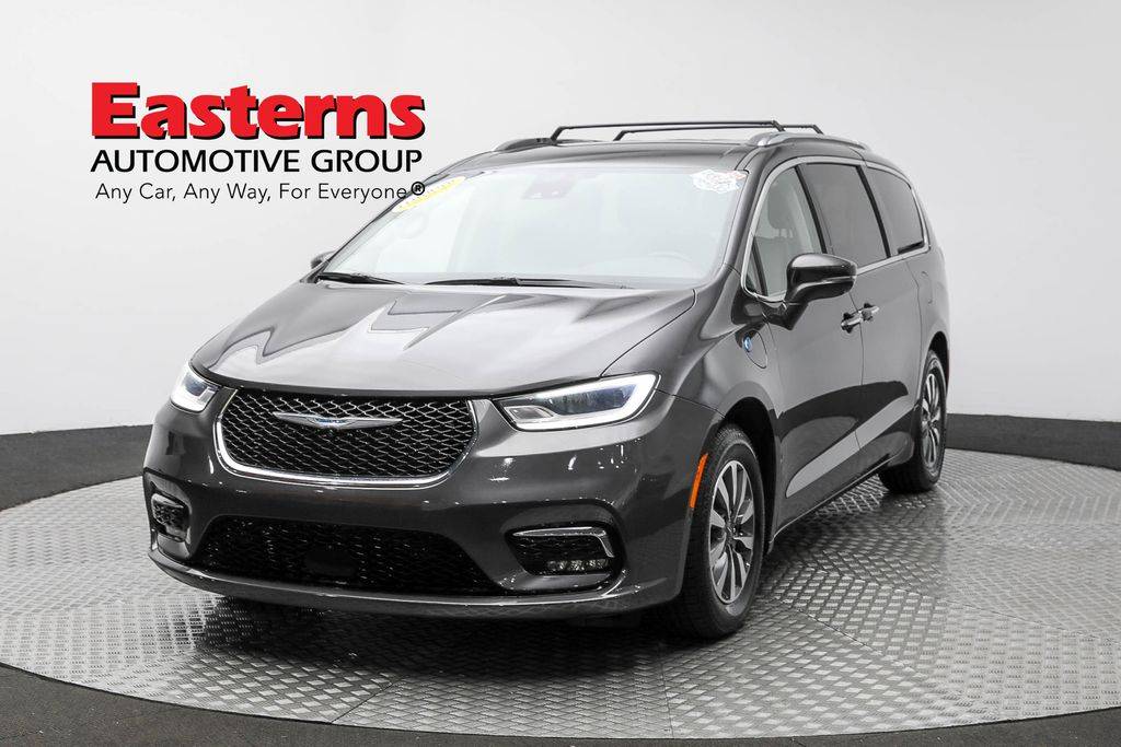 2021 Chrysler Pacifica Hybrid Touring L — Minivan — 60,933 mi — Sterling, VA