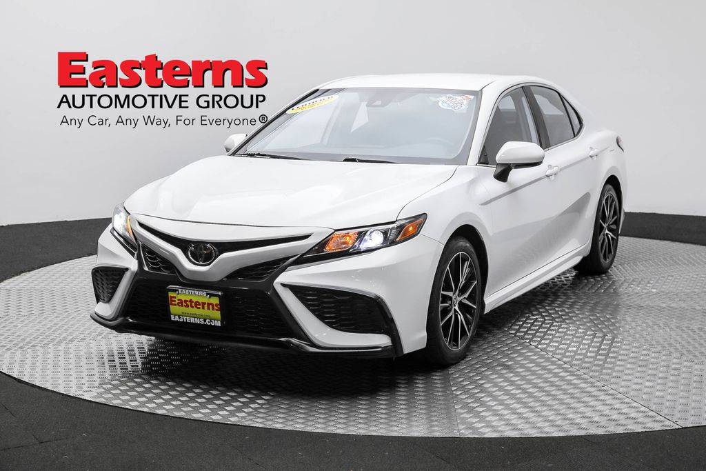 2022 Toyota Camry SE — Sedan — 57,781 mi — Sterling, VA