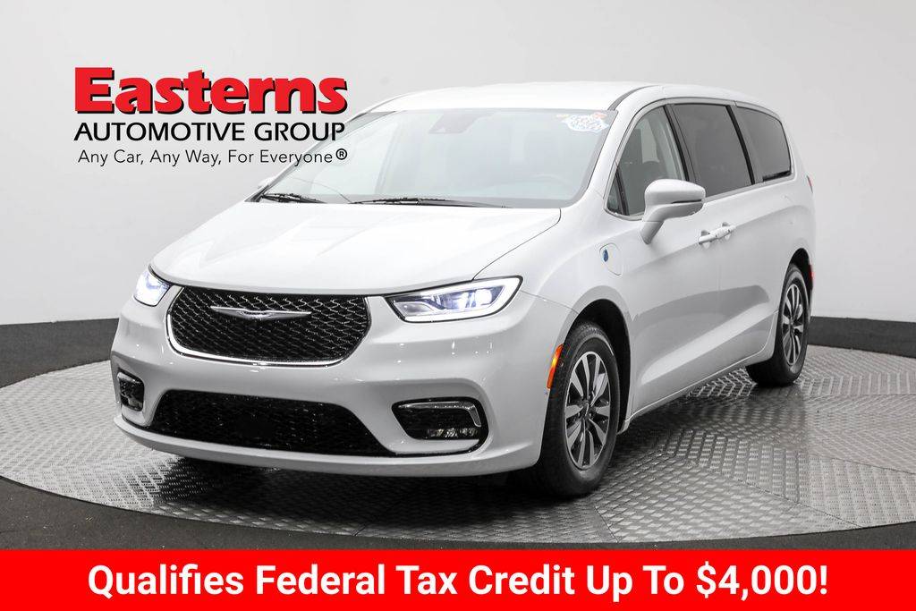 2022 Chrysler Pacifica Hybrid Touring L — Minivan — 67,790 mi — Sterling, VA