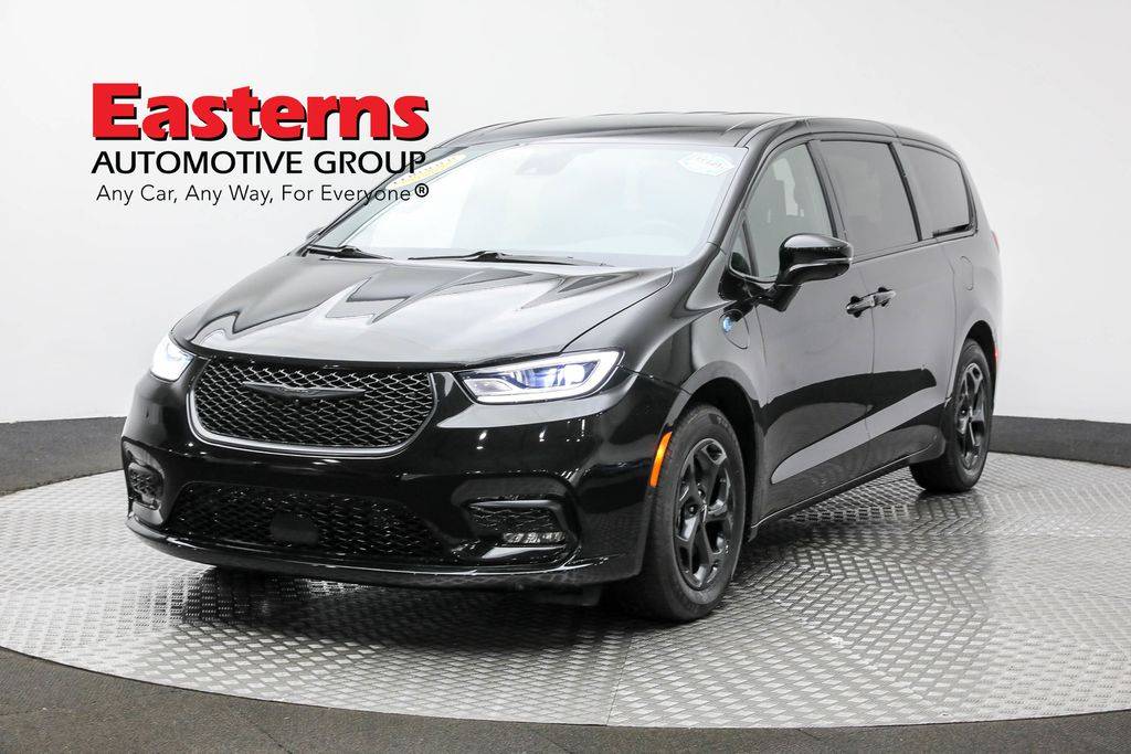 2022 Chrysler Pacifica Hybrid Touring L — Minivan — 61,548 mi — Sterling, VA