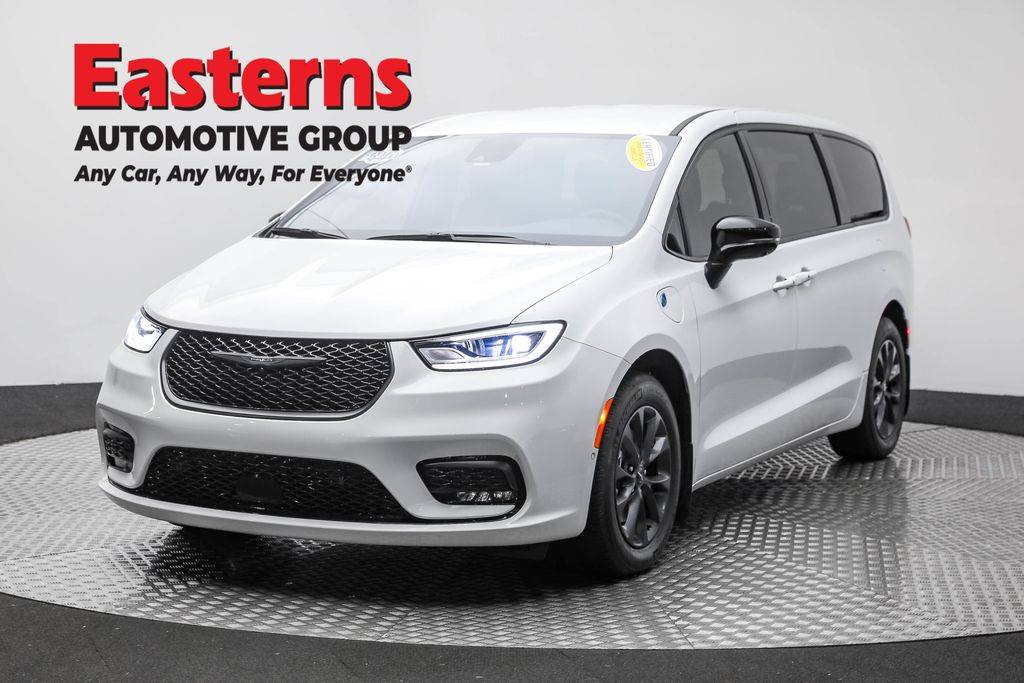2024 Chrysler Pacifica Hybrid S Appearance Package — Minivan — 791 mi — Sterling, VA