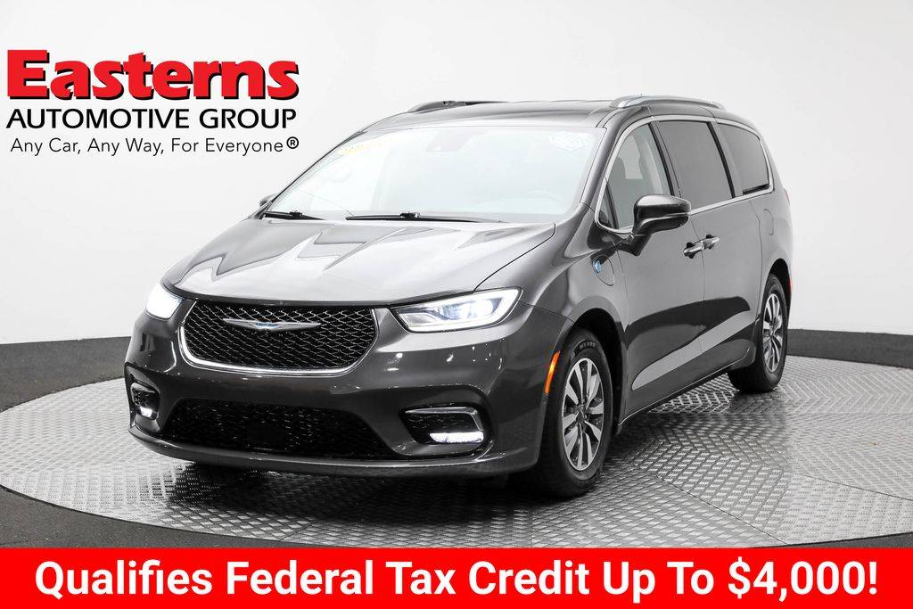 2021 Chrysler Pacifica Hybrid Touring L — Minivan — 70,468 mi — Sterling, VA