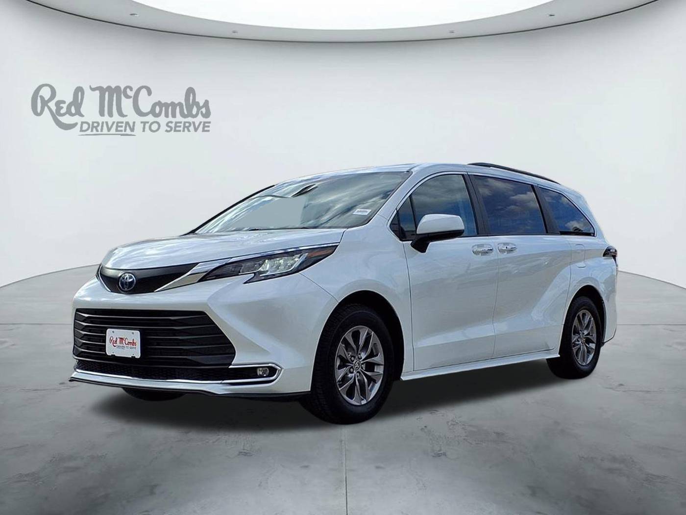 2023 Toyota Sienna XLE — Minivan — 41,121 mi — San Antonio, TX