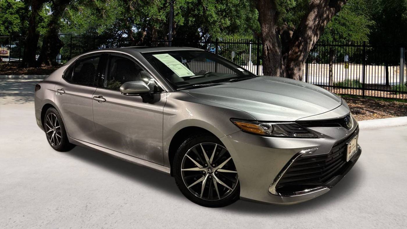 2022 Toyota Camry Hybrid XLE — Sedan — 60,779 mi — San Antonio, TX