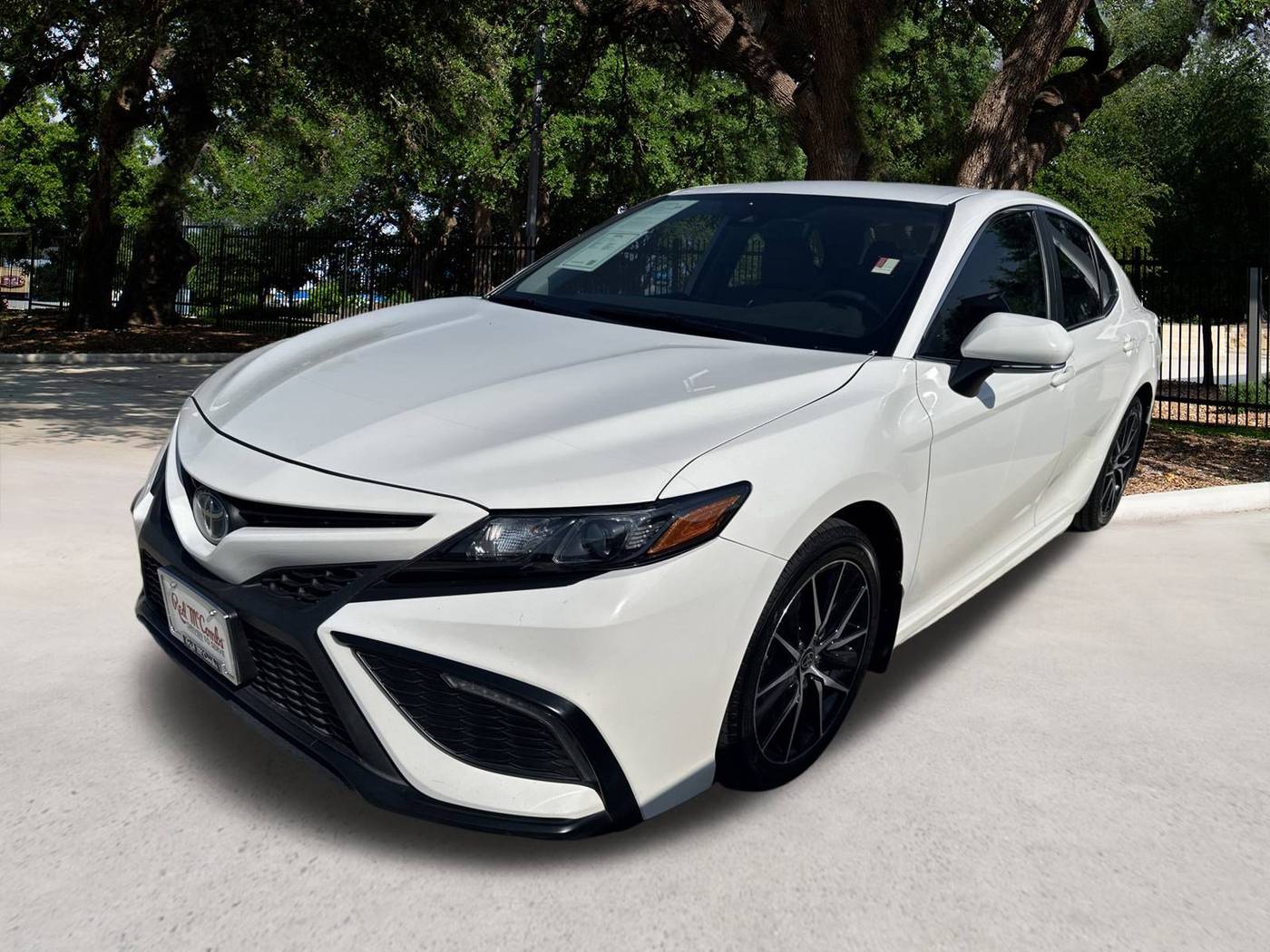 2023 Toyota Camry Hybrid SE — Sedan — 28,933 mi — San Antonio, TX