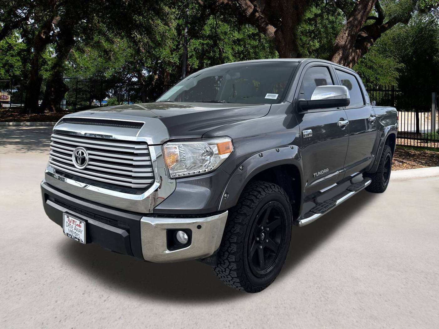 2017 Toyota Tundra Limited — Pickup Truck — 141,895 mi — San Antonio, TX