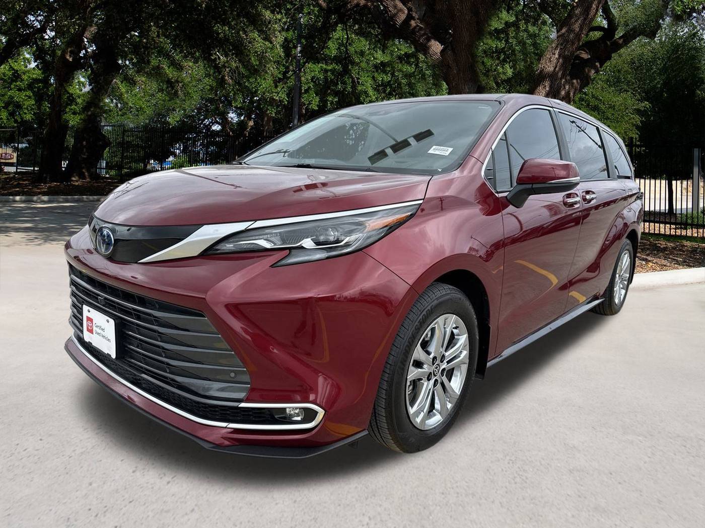 2024 Toyota Sienna Platinum — Minivan — 29,076 mi — San Antonio, TX